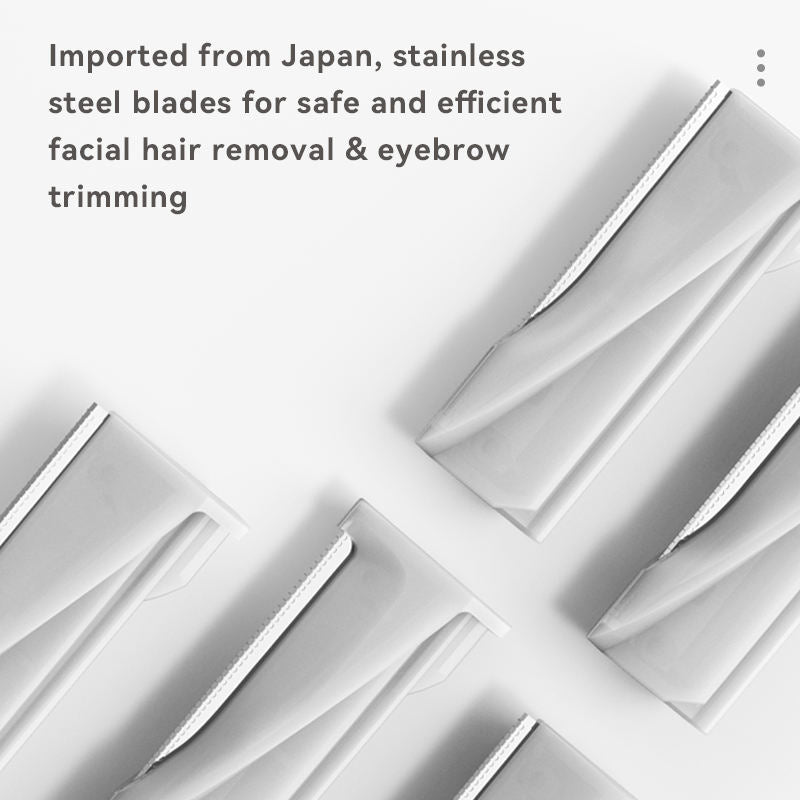 Dermaplaning blade refills fanned out